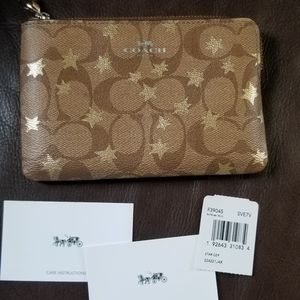 Coach Nwt star czip wristlet